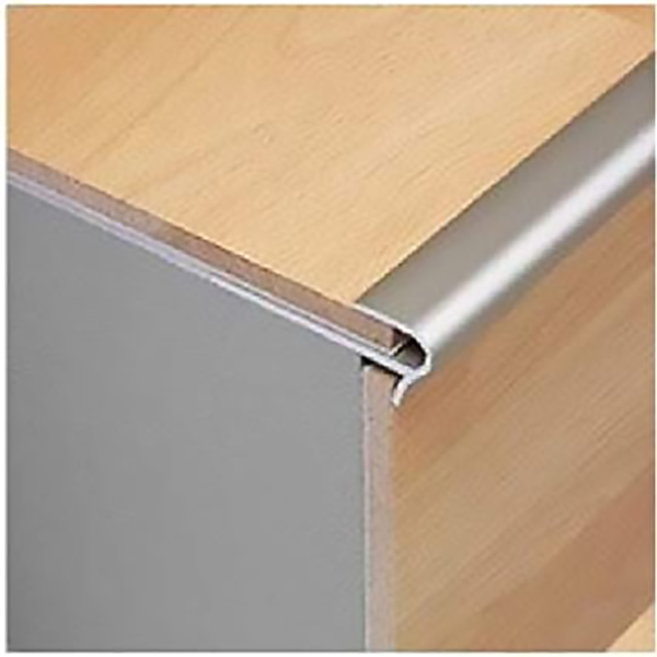 NEZ DE PROFILES D ESCALIER POUR PARQUET STRATIFIE ANODISE MATT