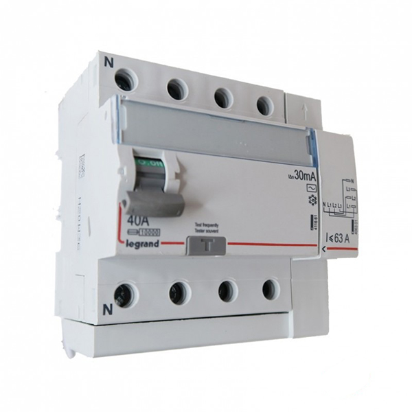 INTERRUPTEUR DIFFERENTIEL MODULAIRE 4P 40A 30MA AC 5MOD VIS/AUTO 411652 LEGRAND