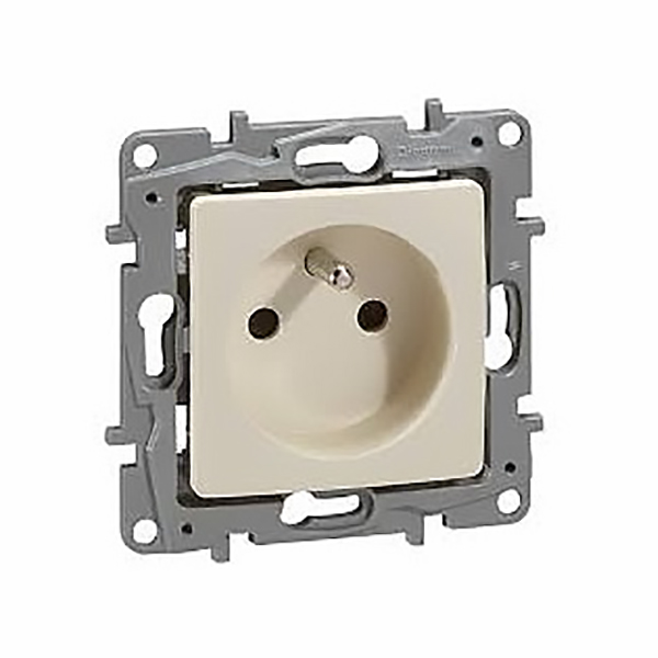 APPAREILLAGE PC ENCASTRE 2P+T 16A IVOIRE NILOE 664835 LEGRAND