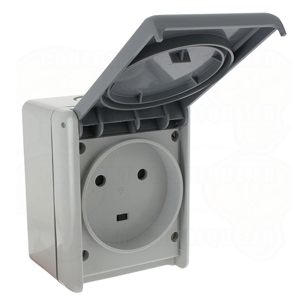 APPAREILLAGE PC APPARENT ETANCHE IP55 IK07 2P+T 32A GRIS PLEXO 55872 LEGRAND