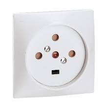 SOCLE DE PRISE A ENCASTRER 20A 3P+N+T A VIS PLAQUE 80X80MM