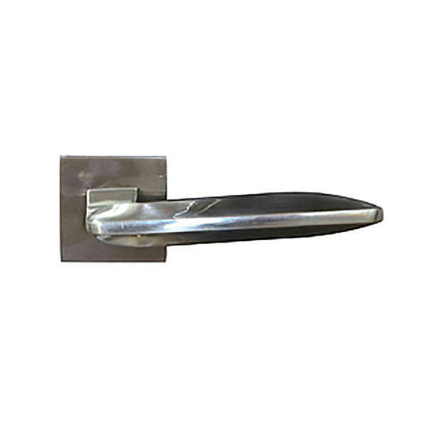 POIGNEE DE PORTE SUR ROSACE EN ZINC 822G