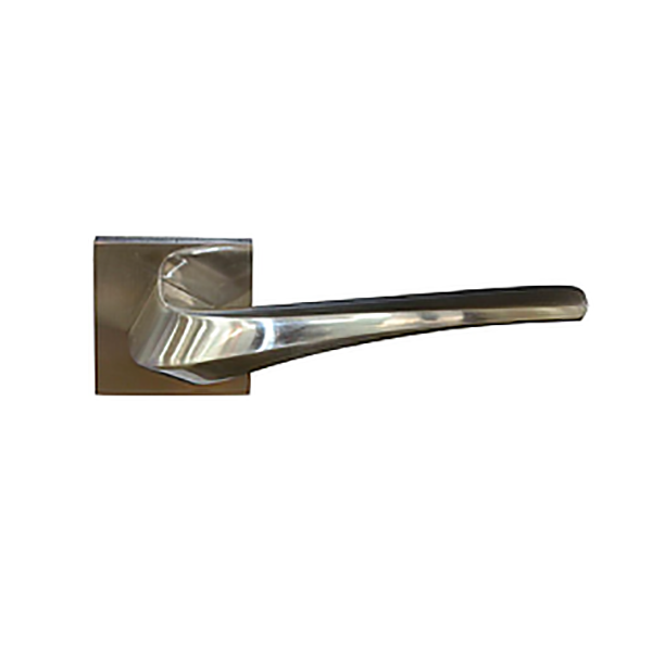 POIGNEE DE PORTE SUR ROSACE EN ZINC 690G