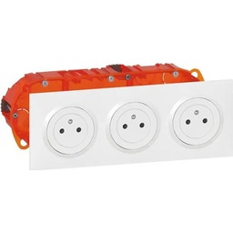 [32683] KIT TRIPLE PRISE DE COURANT 2P+T SURFACE DOOXIE 16A PRECABLEES FINITION BLANC